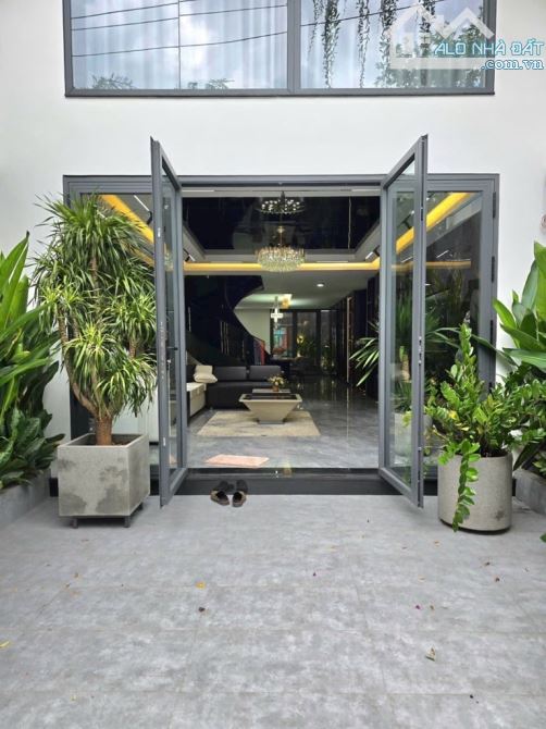 BÁN NHÀ KHU PHÚ MỸ HƯNG Q7 -4TẦNG-5x20-VĨ HÈ 4 M - FULL NỘI THẤT - KẾ NG LƯƠNG BẰNG-16.5 T - 1