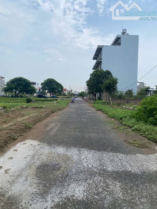 Bán lô đất TĐC GỐC LIM  -Diện tích :80m (4x20)  -hướng : tây tứ trạch  -pháp lý : sổ hồng - 1
