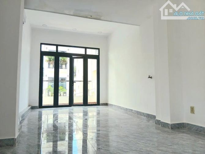 BÁN NHÀ MẶT TIỀN PHAN VĂN TRỊ – NGUYỄN BIỂU, P.2, Q.5 – 5 TẦNG – 14,5 TỶ còn TL - 1