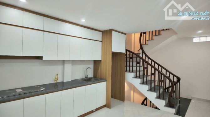 Bán nhà Giang Biên, Việt Hưng, gara ô tô,  thang máy 39m nhỉnh 10 tỷ - 1
