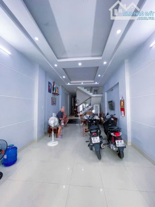 Bán nhà 1 trệt 2 lầu Khu D2D P.Thống Nhất Giá 11ty990 - 1