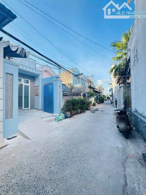 Nhà ngộp bán gấp ở Tân Thông Hội-Củ Chi. DT 92m2, giá 950 triệu 💸 . SHR. - 1