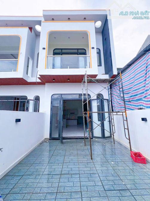 CHỦ NGỘP CẦN GẢ NHANH NHÀ MỚI XÂY NGAY CUỐI ĐƯỜNG ĐỒNG KHỞI! - 1