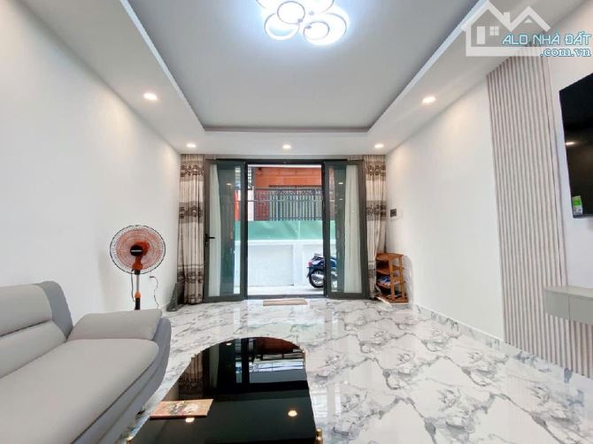Bán nhà Tân Bình gần MT đường Nguyễn Trọng Tuyển 40m 3 tầng chỉ 6.15 tỷ - 1