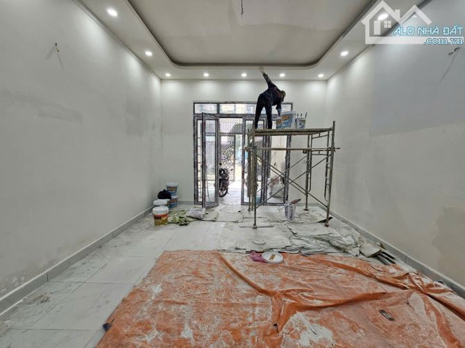 Nhà cấp 4 hẻm ô tô thông gần chợ Dĩ An 1, sổ riêng, 2841 Dĩ An - 1