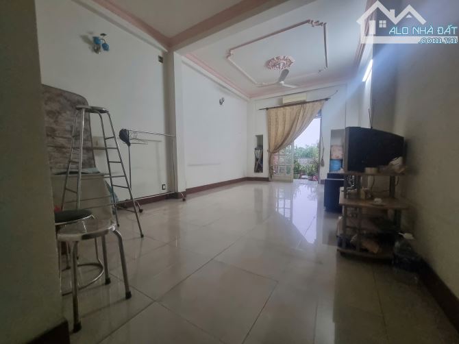 Mặt tiền Lý Thường Kiệt, ngay vòng xoay, 5 tầng, 4.3x36, giảm mạnh 3 tỷ chỉ còn 42,3 tỷ. - 1