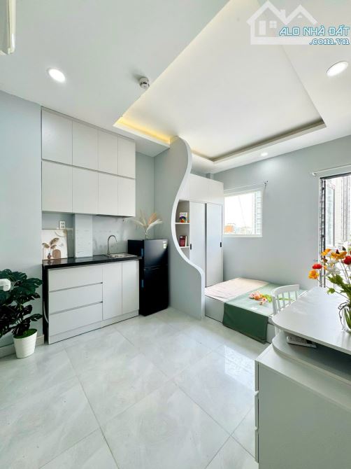 Cho thuê căn hộ ban công, Q1, Đường Nguyễn Văn Cừ, gần ĐH Sài Gòn, ĐH Sư Phạm - 1