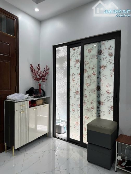 Khách Hàng Có Tài Chính 6-7 tỷ 👉Muốn -Gần Phố-Dt32m-5t-TT Quận Hai Bà Trưng LH Với E ạ - 1