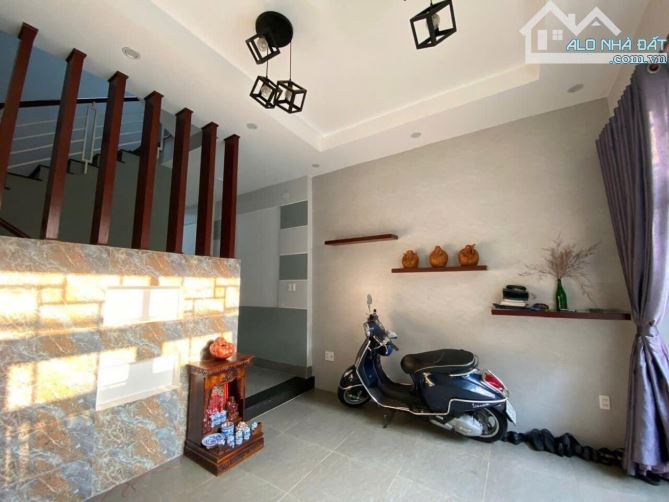 BÁN GẤP NHÀ HẺM XE HƠI NGUYỄN SUÝ , 66M2 , 3 TẦNG , 3PN . GIÁ NHỈNH 6TỶ - 1