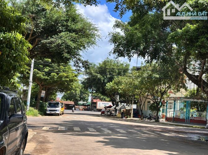 BÁN LÔ ĐẤT ĐẤU GIÁ TÂN PHONG  Mặt đường 24m , không khuyết điểm . - 1