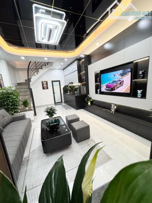 Siêu phẩm Đống Đa, 35/40m2, 3 ngủ. Tặng full nội thất, nhỉnh 6 tỷ - 1
