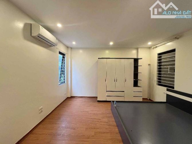 Bán nhanh: Nhà dân xây chắc chắn 30m², ngõ nông gần ô tô – Phúc Lợi Long Biên 5.75 tỷ - 1