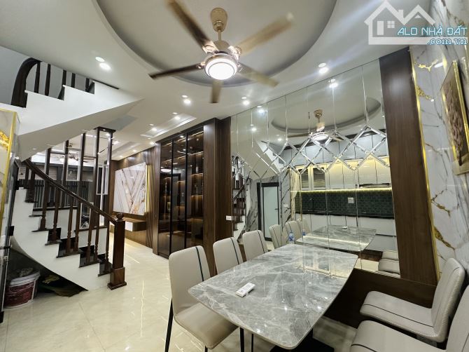 Bán nhà Tân Mai, ô tô tải lùi của, Full nội thất, 37m2, nhỉnh 9 tỷ - 1