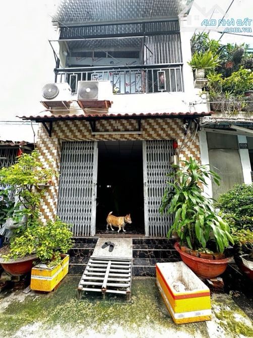 NHÀ ĐẸP HẺM XE HƠI _ LÊ ĐÌNH CẨN _ P TÂN TẠO _ Q BÌNH TÂN 40M 4X14 NHỈNH 4 TỎI KO LG KO QH - 1