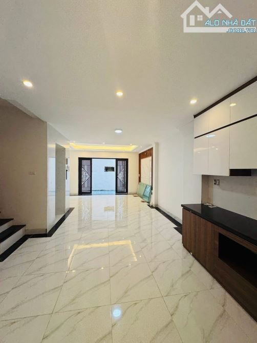 Cần Bán Nhà 5T thang máy 63M- MT 4.6M- Gần phố, Ô Tô tránh 30M giá chỉ 10 Tỷ. - 1