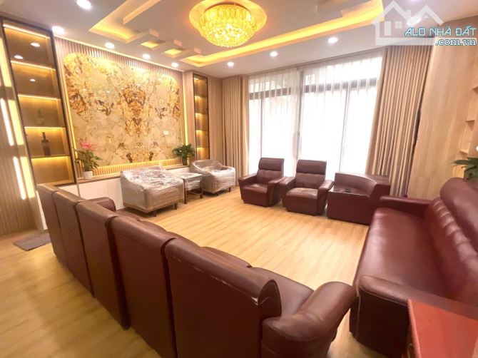 Mặt phố lõi Đống Đa - Lô góc kinh doanh đỉnh ngay ngã 6 Ô Chợ Dừa💥42m2 - 5T - MT5m - 1