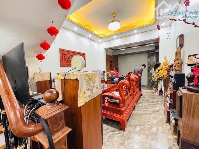 Cần bán nhà đẹp phố Dương Văn Bé,HBT 62M5T giá 11,5 Tỷ - 1