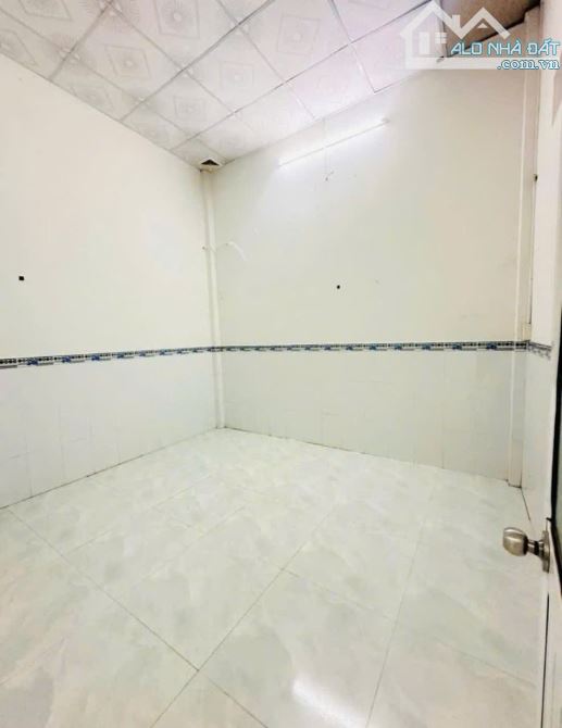 Cá Độ thua lỗ bán nhà ở Trần Thị Cát Bà Điểm 4x20 ( 80m2 ) 910 TRIỆU Sổ hồng riêng đầy đủ - 1