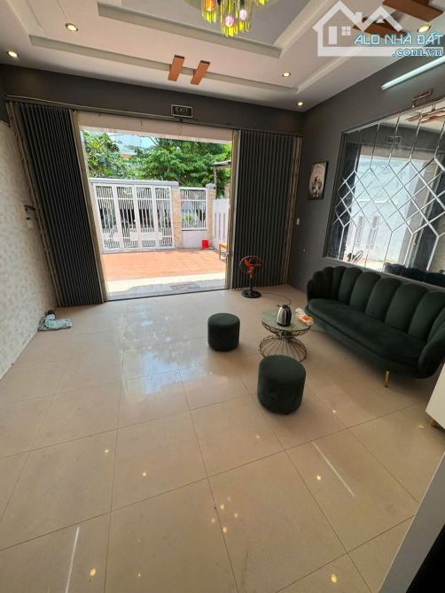 CHO THUÊ NHÀ 3 TẦNG MẶT TIỀN ĐƯỜNG : NGUYỄN XIỂN -  GẦN CROWNE PLAZZA HÒA HẢI - 1