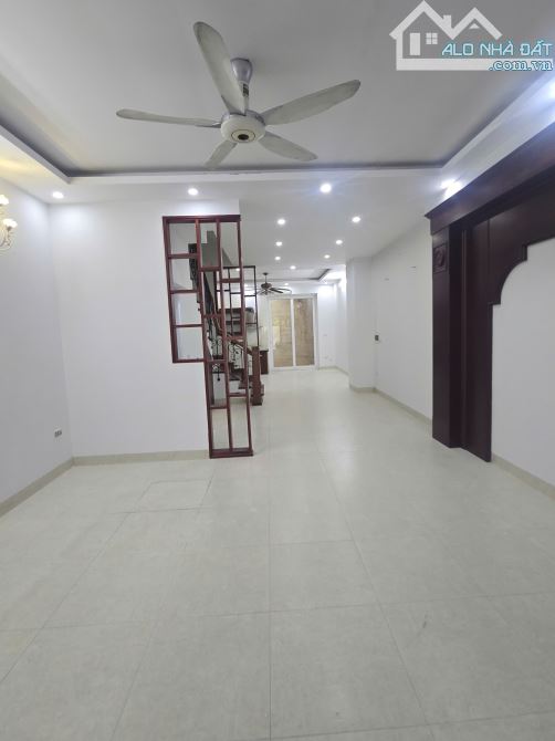 Cho thuê nhà nguyên căn tại Khu đô thị mới An Hưng - DT 82.5m2 x 4 tầng - giá rẻ - 1