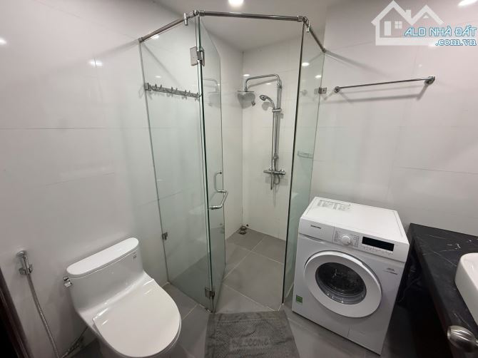 Căn studio full nội thất, máy giặt riêng ngay trung tâm quận 1. - 1