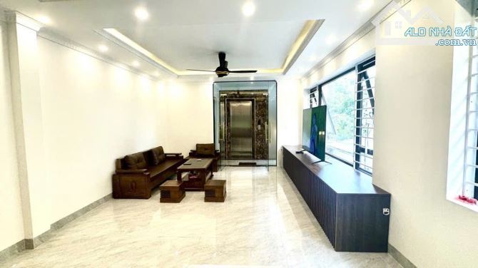 Rẻ nhất Long Biên, Nhà mới Thạch Bàn, DT 60m, 6 tầng, gara ô tô, thang máy , giá chào 13,ỷ - 1