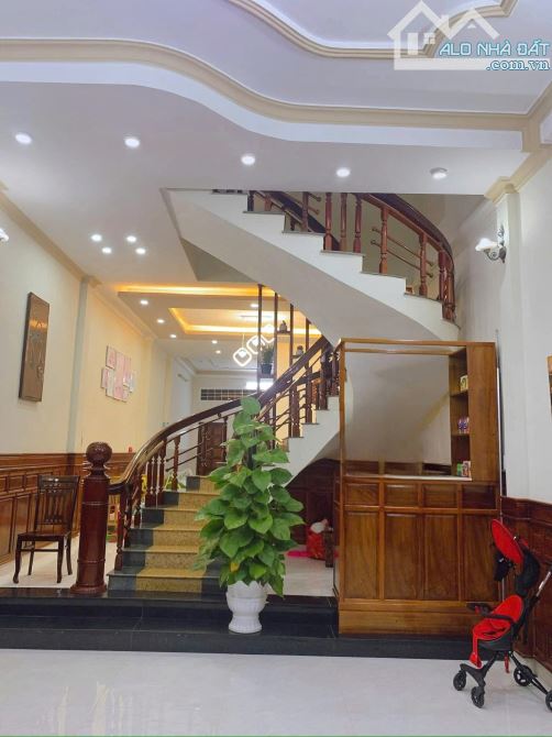 Bán nhà 3 tầng mặt tiền An Dương Vương, gần Bờ kè sông Trà Khúc, TP. Quảng Ngãi - 1