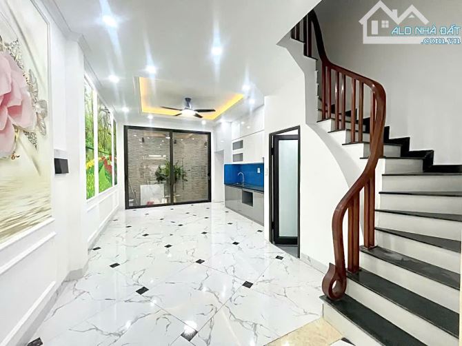Nhà mới siêu hiếm - Tập thể Đặc công Thanh Trì - 6 tầng thang máy - Ô tô ngủ trong nhà - 1