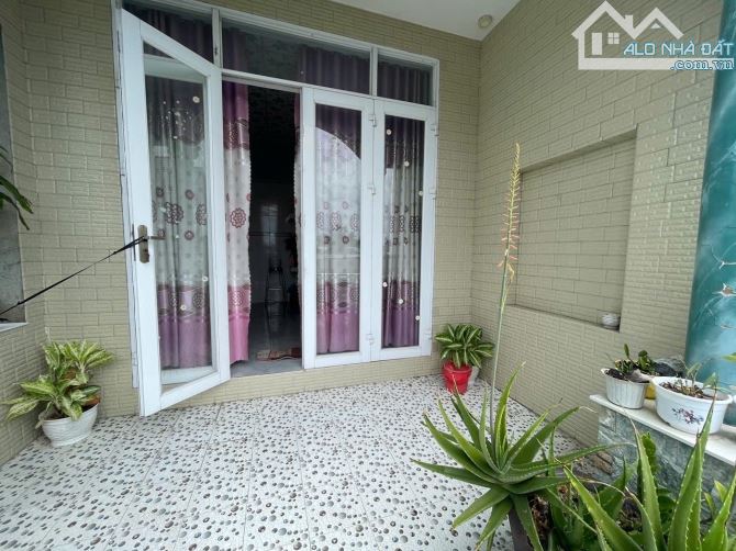 NHÀ 2 TẦNG SHR DT 115M2 NGANG CỰC HIẾM 6.5M ĐÔNG THẠNH HM GIÁ 2TY9 - 1