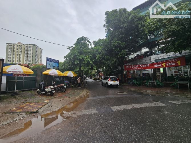 Bán đất dự án 5.050 m2, mặt tiền 50 m ở mặt phố Nguyễn Bá Khoản, giá 750 tỷ;LH Phú Trần - 1