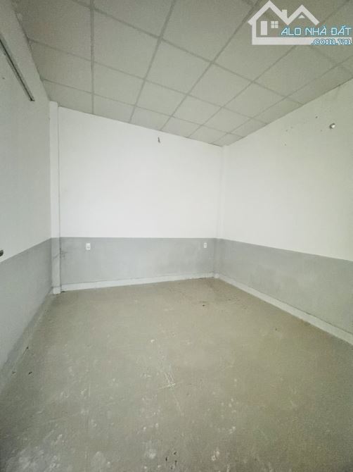 Bán nhà C4 hẻm 2174 đường Huỳnh Tấn Phát dt lớn giá rẻ. - 1