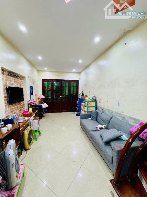 Bán nhà Tôn Đức Thắng, mặt ngõ thông, KD, 10m ô tô tránh, ở ngay, 34m2, 4 tầng, giá 8.8 tỷ - 1