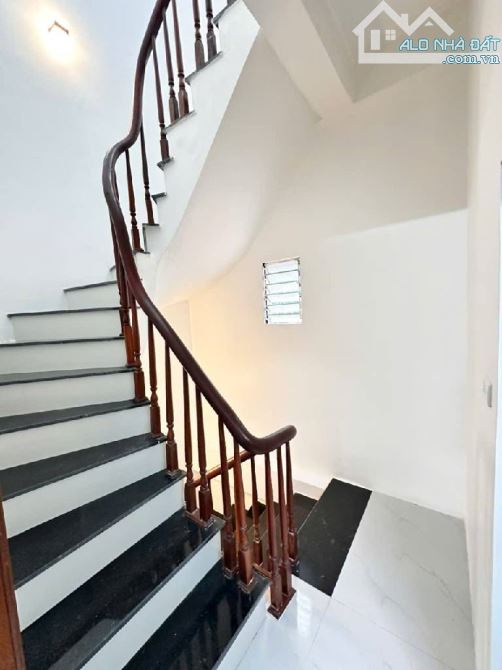 Bán nhà Cầu Giấy, 2 nhà ra mặt phố, ô tô, nhà đẹp full nội thất, 30m giá 8,6 tỷ. - 1
