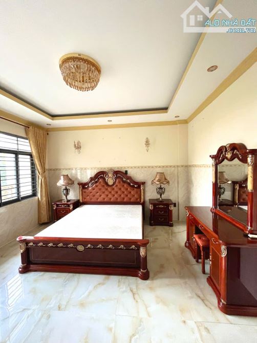cho thuê biệt thự đẹp có thang máy đường Lê Thị Chợ,P. Phú Thuận Quận 7. - 1