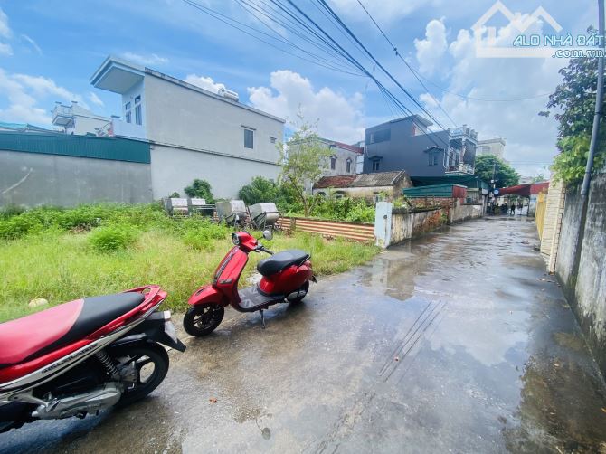 BÁN LÔ GÓC ĐƯỜNG HAI Ô TÔ TRÁNH NHAU TRUNG TÂM THỊ TRẤN VŨ THƯ THÁI BÌNH - 1
