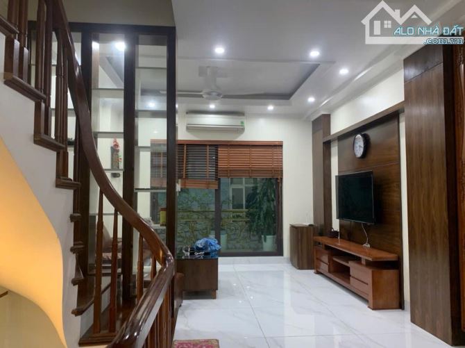 NGUYỄN KHANG CẦU GIẤY 40m 5T MT4m 12.5 TỶ NHÀ ĐẸP NHƯ MỚI GẦN CÔNG VIÊN - 1