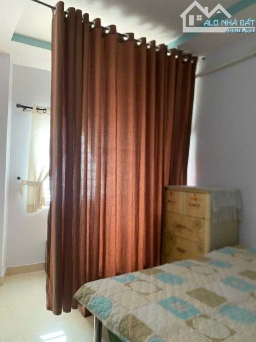 Bán nhà 3 tâng 30m2 - 2.9 tỷ - Gần chợ Thủ Đức - 2 phút trục lộ chính - 1