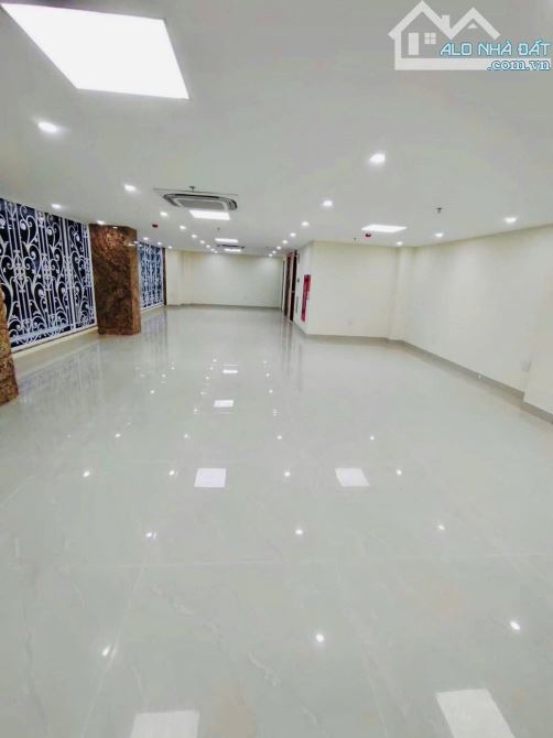 BÁN TÒA MẶT PHỐ PHẠM VĂN ĐỒNG-LÔ GÓC-VỈA HÈ 215M 8TẦNG MẶT TIỀN 21M GIÁ 70,5 TỶ. - 1