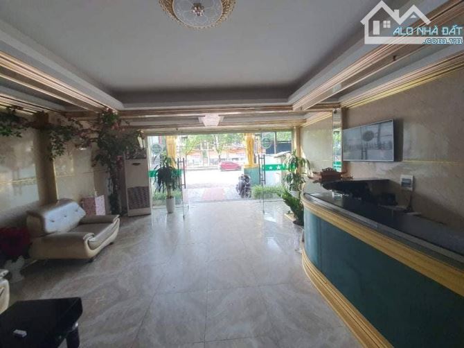 Siêu hót nhà mặt phố Hoàng Quốc Việt 205m mặt tiền 6,2m thang máy xịn - 1