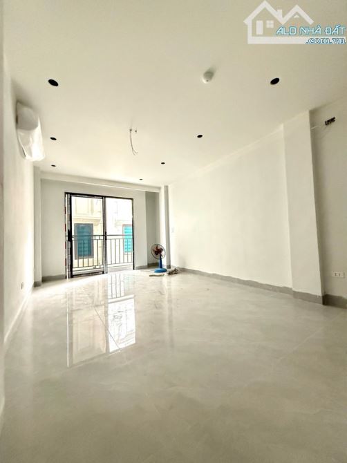 VỪA Ở VỪA CHO THUÊ, TẦNG 2 PHÒNG KK, 7 TẦNG THANG MÁY - 60M, 19 TỶ - CẦU GIẤY - 1