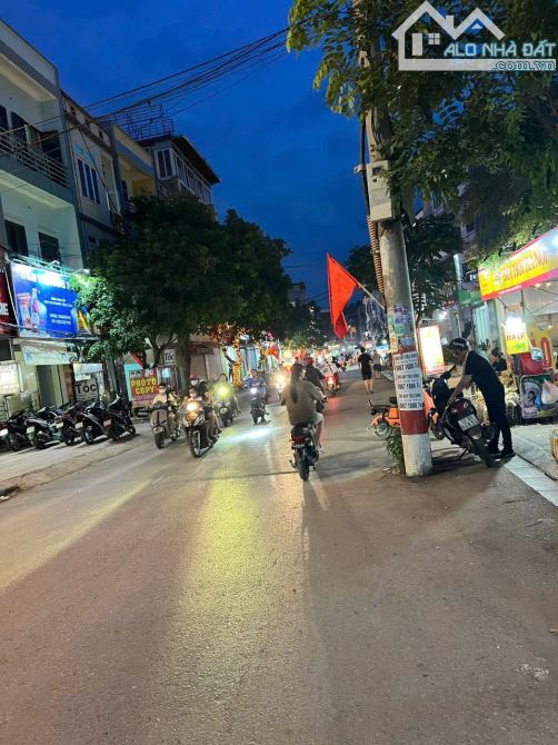 🏠Bán Nhà 2.5 Tầng Mặt Đường Núi Bàn Cờ, Lãm Làng, Vân Dương Mt 4.5m Dt 90m2 Giá 7.3 Tỷ - 1