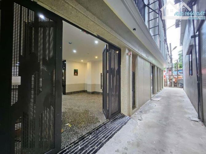 Bán tòa CCMN đường Trần Cung - Sổ đỏ 74m2 -6 tầng - 18 phòng  - doanh thu 90 triệu/tháng. - 1