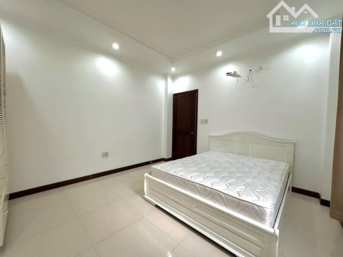 HXH Cách 1 Căn Ra MT Thích Quảng Đức, Phú Nhuận, 5Tâng. - 4