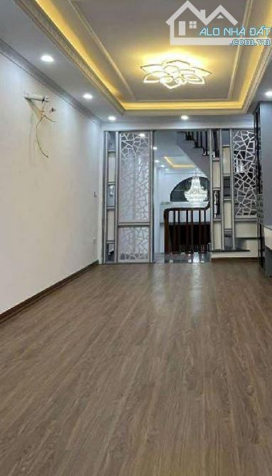 DUY NHẤT - NHÀ MỚI GẦN 38M2 - 30M RA VŨ LĂNG, SẦM UẤT - TRUNG TÂM THANH TRÌ - 5.75 TỶ - 1