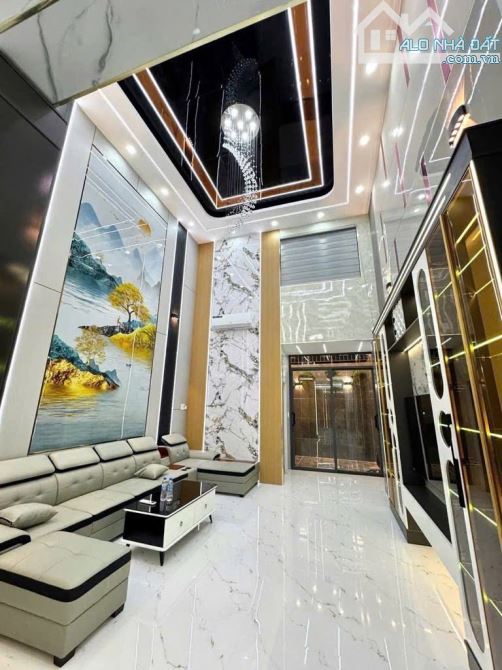 Siêu phẩm 5 Tầng Khu Vip hẻm 6m thông THẠNH XUÂN 25, Thới An - Diện tích 85m2 (4.5 x 19). - 1