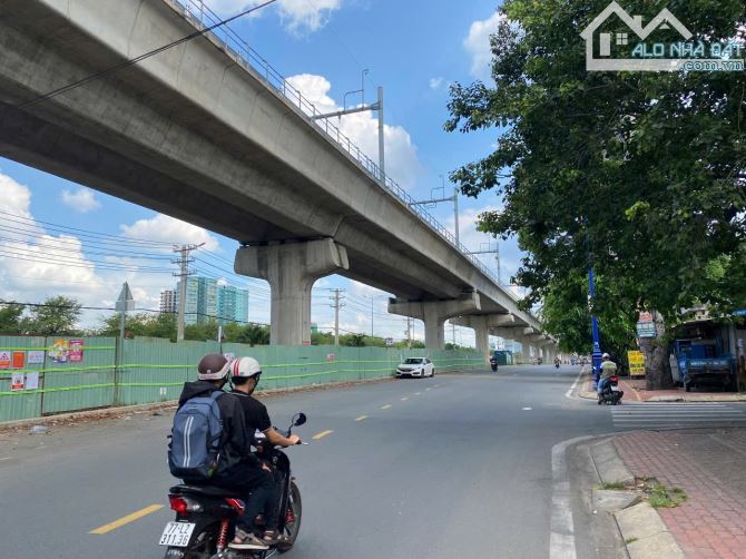 Bán lô đất 738m2 đất Đường 672 Xa Lộ Hà Nội vào 100m - Gần Metro, ngã tư Bình Thái - 1