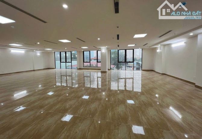 Bán tòa nhà phố Trần Thái Tông, Dịch Vọng Hậu, 145m2 9 tầng, MT 9m, có hầm, vỉa hè, 68 tỷ