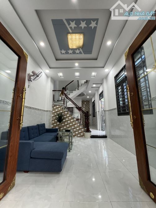 Bán nhà giáp khu tên lửa hẻm xe hơi sáu mét - 1