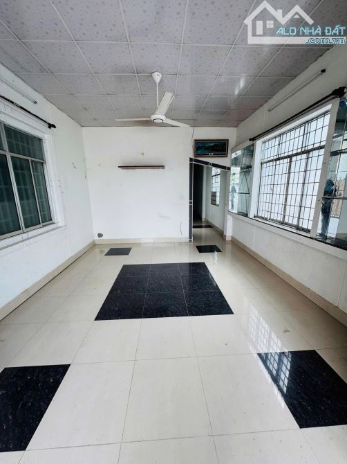 Nhà ngay thị trấn Củ chi  hơn 170m2 giá chỉ 740 triệu, bao giấy, liên hệ đi xem ngay - 1