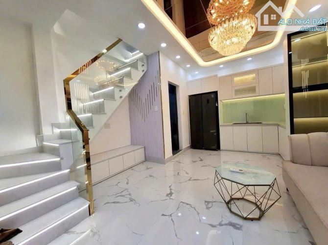 Bán Gấp Nhà Hẻm Huỳnh Tấn Phát Q7, 32m2, 2 Tầng, Giá Hời Chỉ 2.9 Tỷ, Sổ Hồng - 1